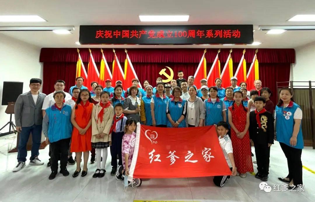 报考大学，学校和专业应该优先选择哪一个？你怎么看？游戏画面